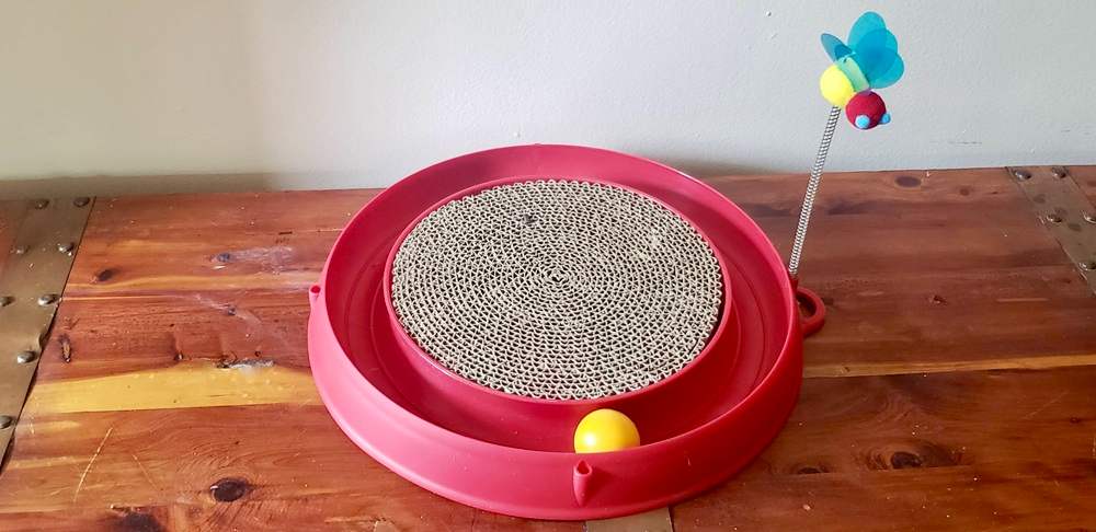 Catit Play Scratch Pad Circuit Ball Toy