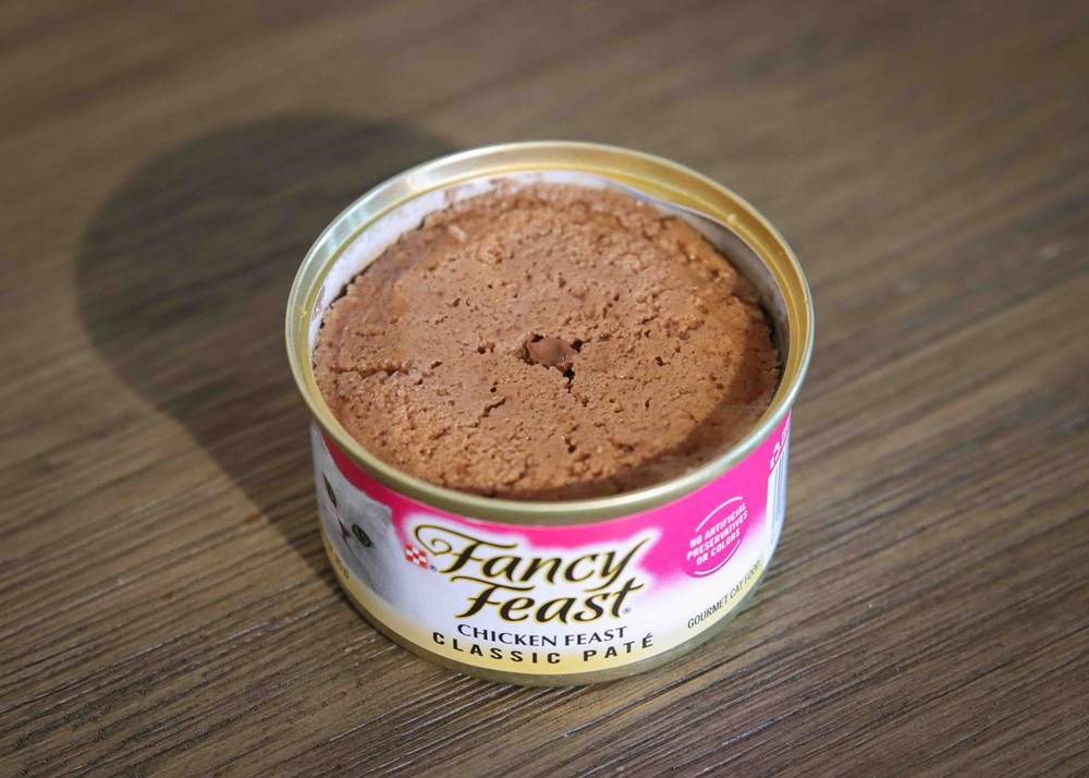 Fancy Feast Wet Canned Cat Food Chicken Feast Classic Pate