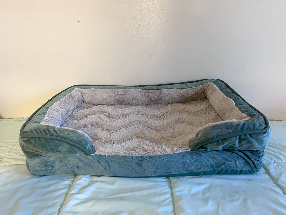 FurHaven Comfort Cooling Gel Bed