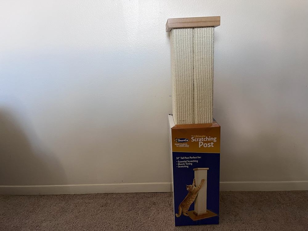 SmartCat Ultimate 32-Inch Scratching Post